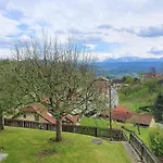 アパート Charmantes Apartment Am Woerthersee