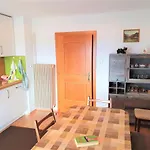 アパート Charmantes Apartment Am Woerthersee *