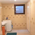 アパート Charmantes Apartment Am Woerthersee *
