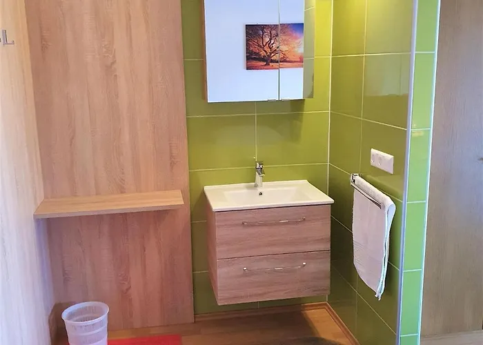 Am Woerthersee Mit Pool דירה *