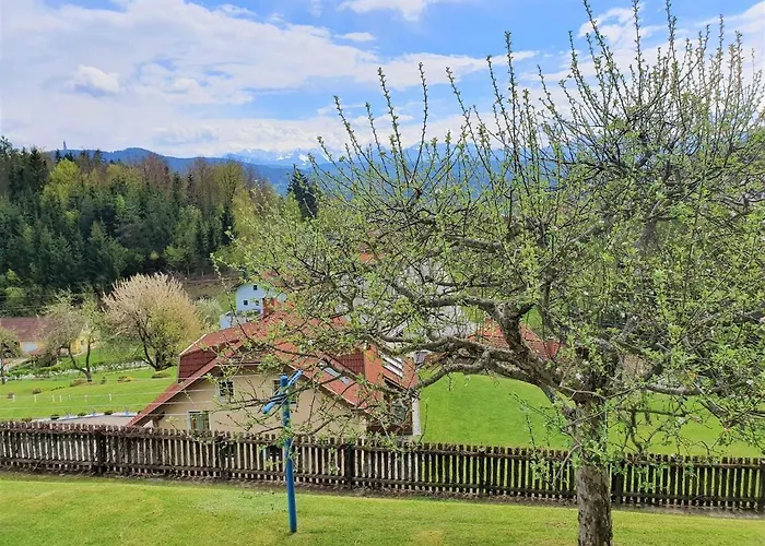 Am Woerthersee Mit Pool
